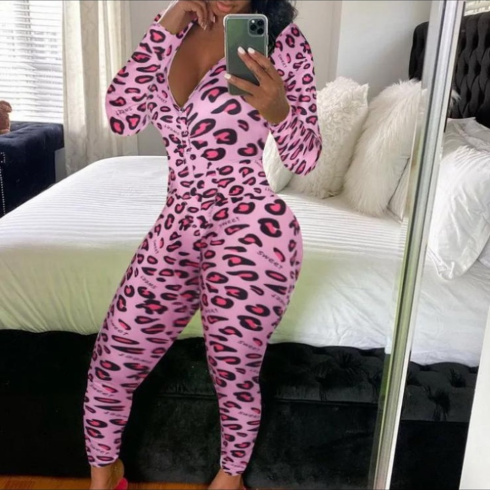 💖💖NEW VIXXEN SEXIE SLEEP ROMPER ONSIES💖💖